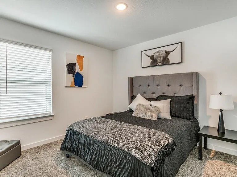 3351 Conroe St — Photo 6