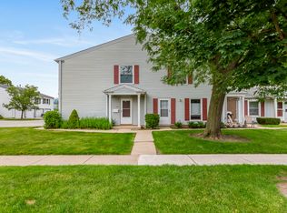 883 Wellington Ave #61, Elk Grove Village, IL 60007