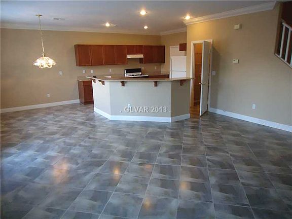 5th image of 210 Hickory Heights Ave