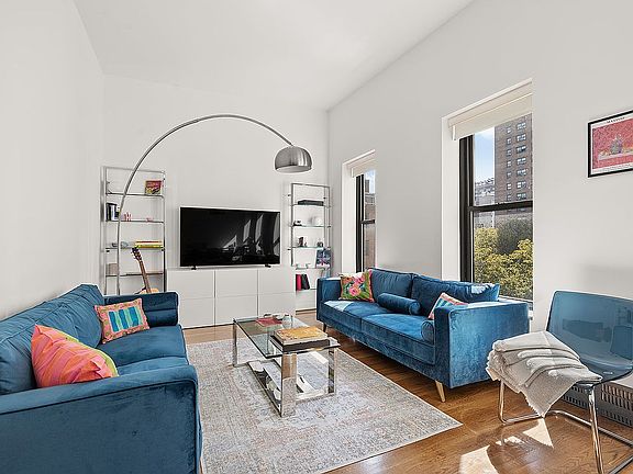 4th image of 422 W 20th St APT 5H