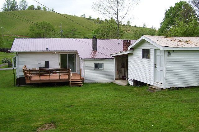 2nd image of 1518 Earls Branch Rd
