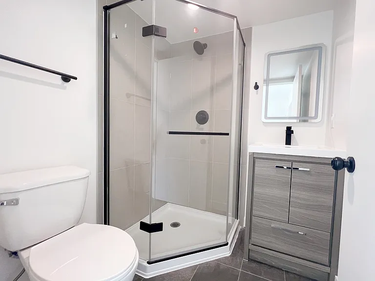 1439 W 37th Dr — Photo 33