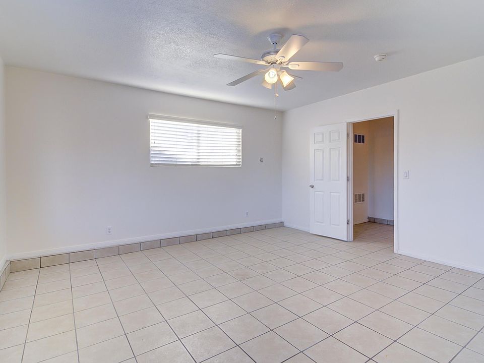 1st image of 4270 El Esteban Way