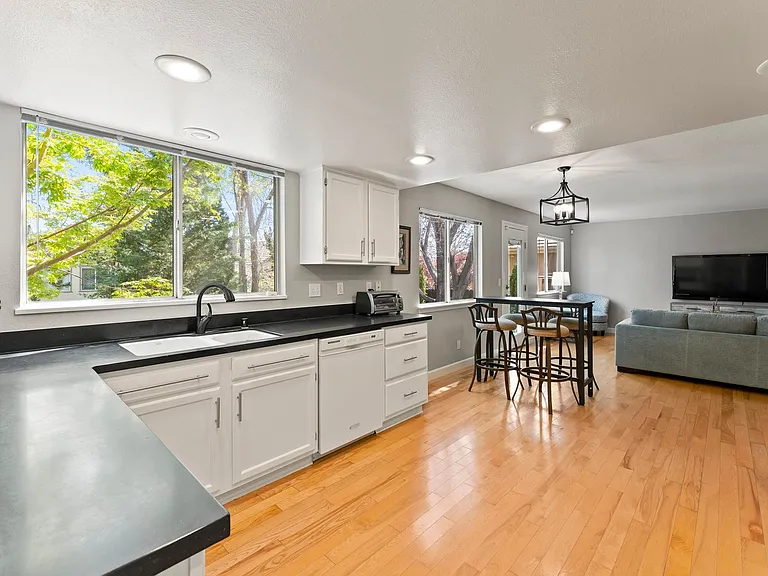 6168 Greenbrook Dr — Photo 3
