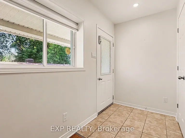 2055 Victoria St #B — Photo 4