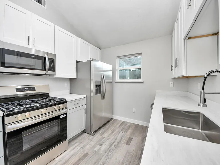 6201 Batterson St — Photo 14