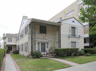 136 S McCarty Dr, Beverly Hills, CA 90212