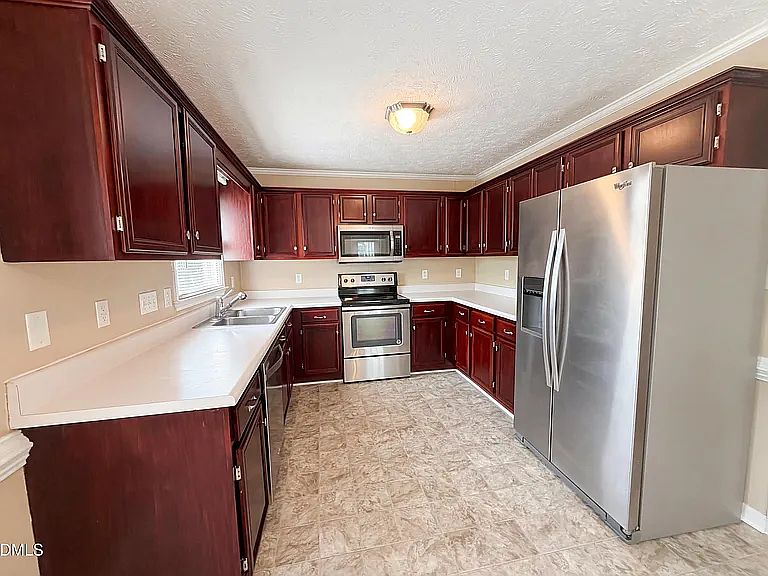 1st image of 3512 Gables Dr