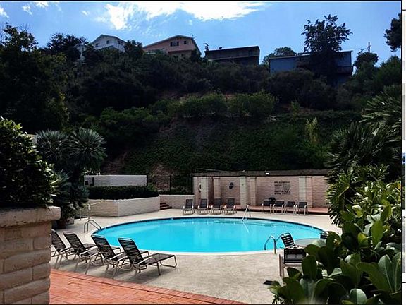 3rd image of 4899 Collwood Blvd