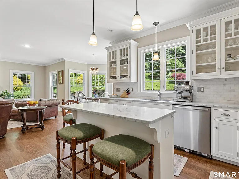 87 Kings Hwy S — Photo 15
