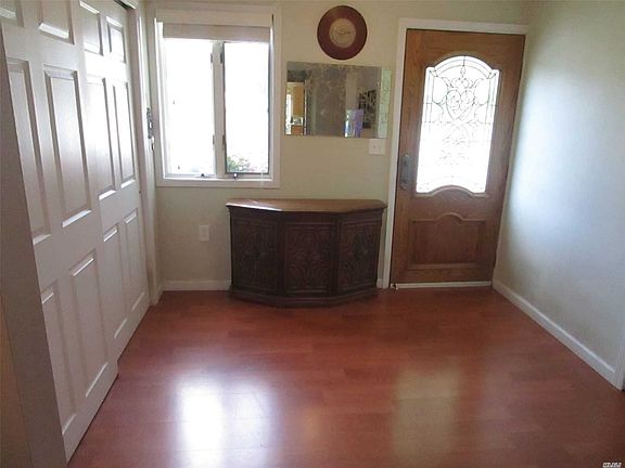 3rd image of 828 Nicolls Rd