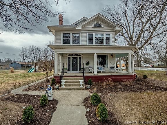 2nd image of 912 Main Street