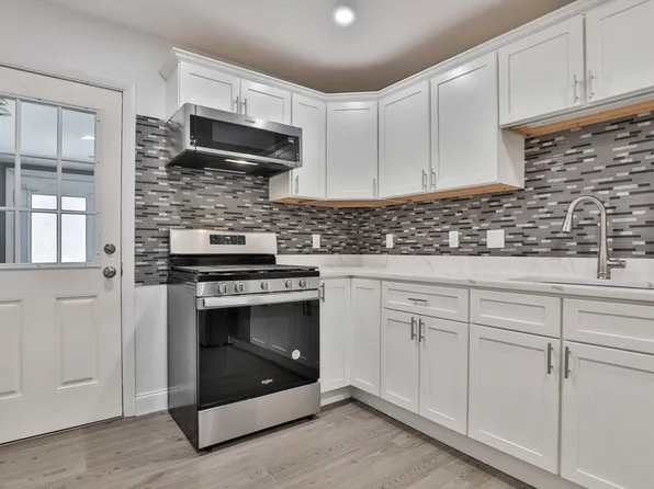 641 Pleasant St, Milton, MA 02186