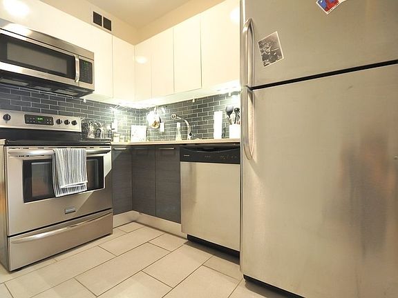 2nd image of 1462 2nd Ave APT 3S