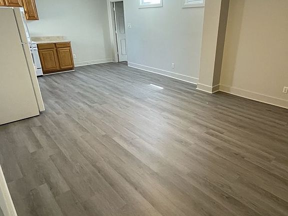 2nd image of 527 High St APT A