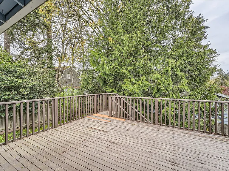 17308 NE 13th Pl — Photo 24