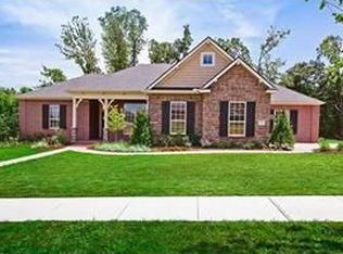 5583 E Saint Candridge Dr, Fayetteville, AR 72703