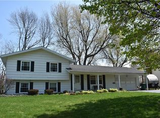 302 Killarney Dr, Rochester, NY 14616