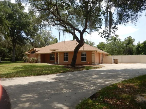 32905 Indian Woods Dr, Leesburg, FL 34788