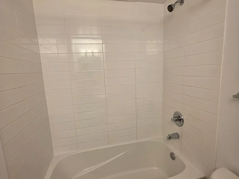 2433 Dufferin St #208 — Photo 15