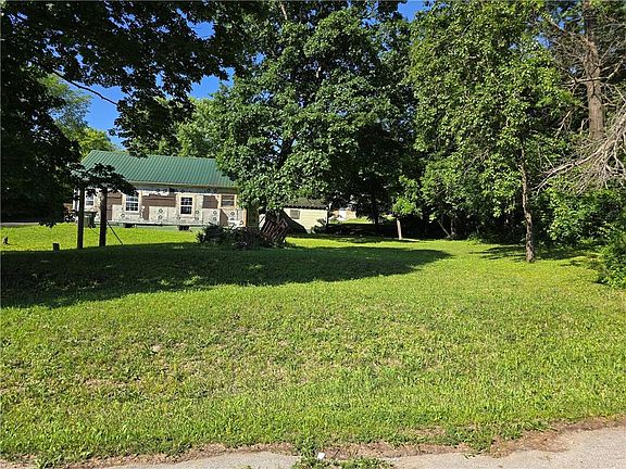 3rd image of 506 Grundy St