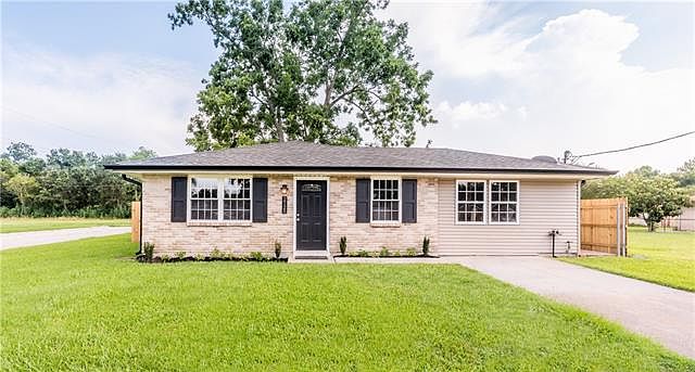 1st image of 2725 Riverbend Dr