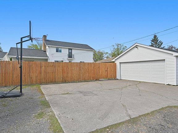 3rd image of 11c Hayes Ct