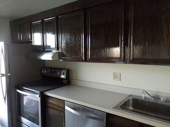2nd image of 1055 N Logan St #508
