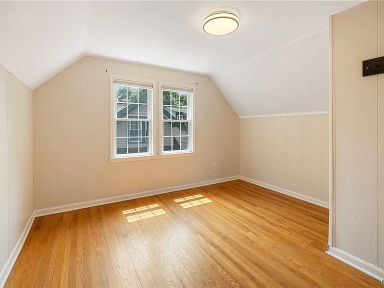 448 Buckingham Ave — Photo 18