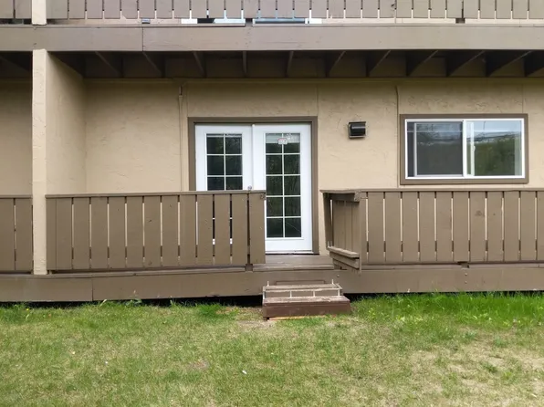 300 Woodridge St, Fairbanks, AK 99709