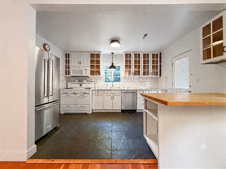 7352 Saroni Dr — Photo 6
