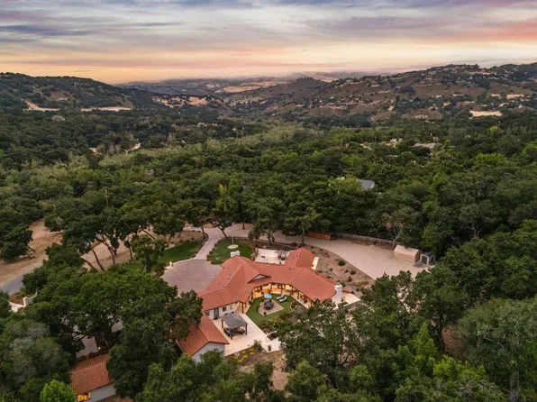 2 Sleepy Hollow Dr, Carmel Valley, CA 93924