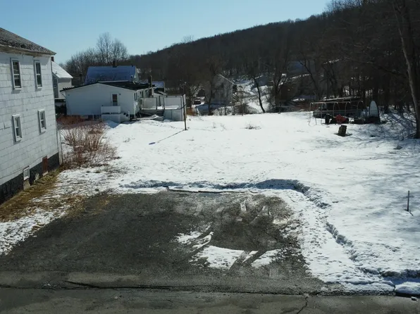 126 5th Avenue, Madawaska, ME 04756