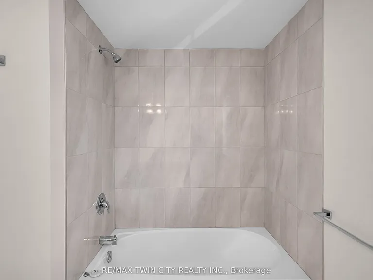 677 Park Rd N #17 — Photo 40
