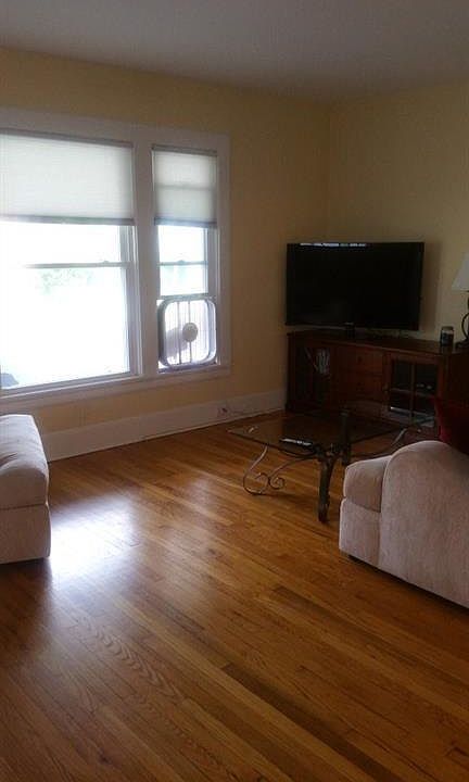2nd image of 116 Melrose Ave