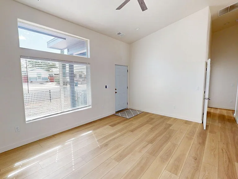 121 Glen Canyon Dr — Photo 3