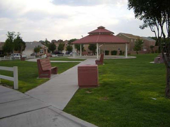 e-mail for photos of home
