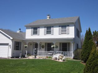 528 Midlane Dr, Crystal Lake, IL 60012
