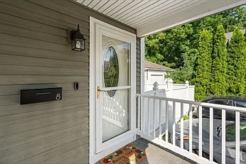 4 bed, 2299 sqft, $4,300 — Photo 3