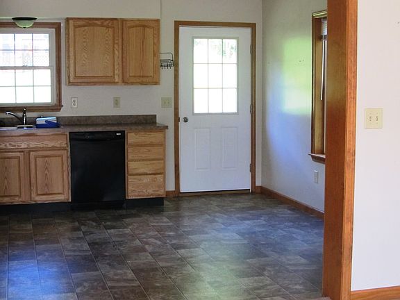 3rd image of 495 E Main St APT E