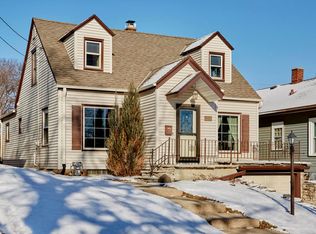 1232 Buena Vista Ave, Waukesha, WI 53188