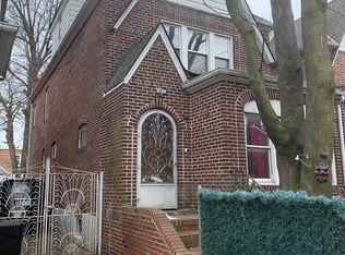 6353 84th St, Middle Village, NY 11379