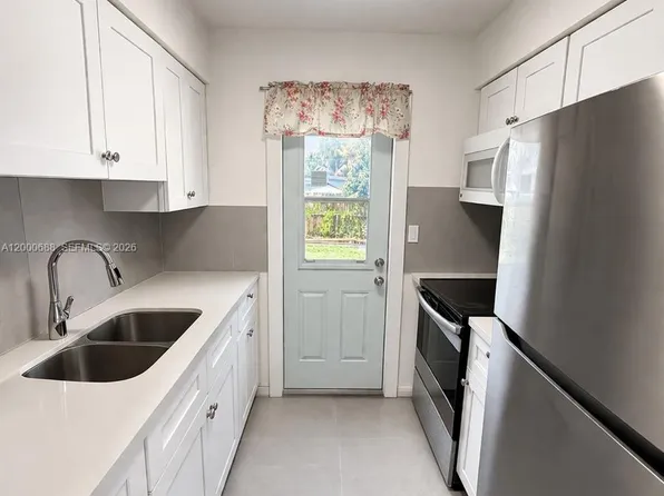 2550 NE 182nd St Unit 2550, North Miami Beach, FL 33160