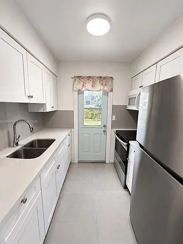 2550 NE 182nd St #2550 Photo 1