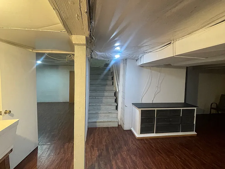1166 Market St NE — Photo 13
