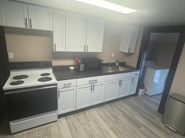 315 1/2 Center St — Photo 6