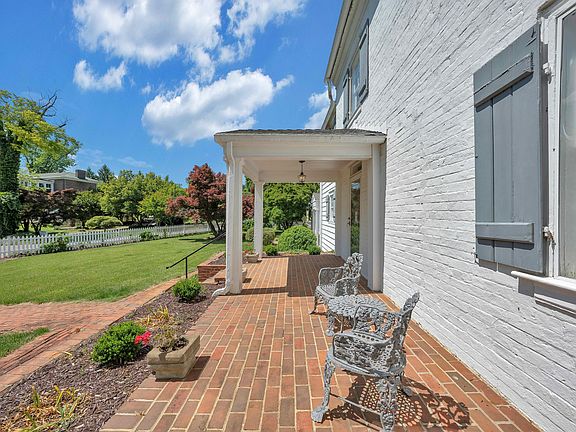5th image of 6126 Greyholme Ln