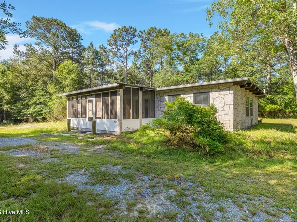 413-421 Buds Lane, Hampstead, NC 28443