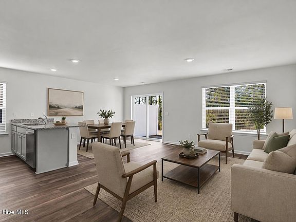4th image of 3202 Lobelia Ln