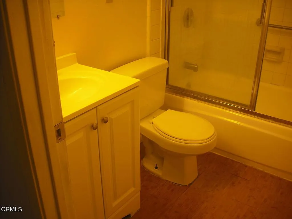 2 bed, 1.0 bath, 806 sqft, $2,600 — Photo 4